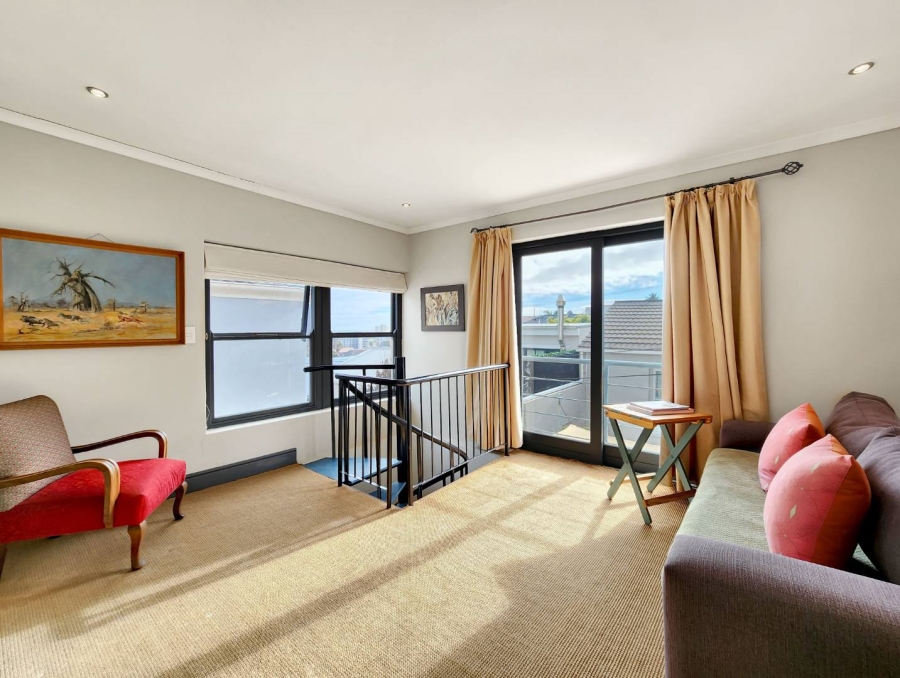 2 Bedroom Property for Sale in Sea Point Western Cape